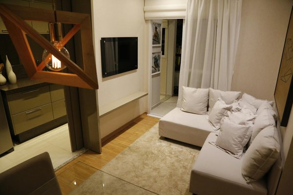 Découvrez les avantages d'un store électrique moderne pour votre espace