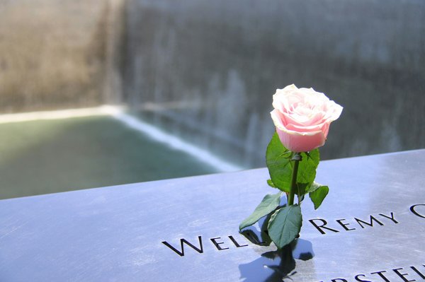 Créer une plaque funéraire personnalisée pour un hommage éternel